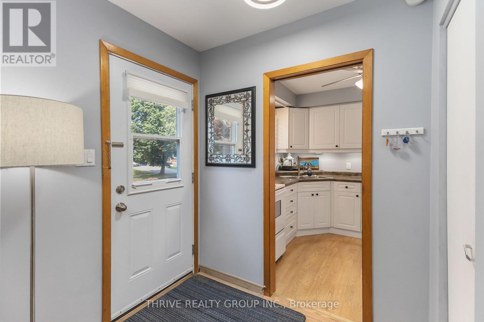 35 Surrey Crescent, London South, Ontario  N6E 1T7 - Photo 8 - X12319194