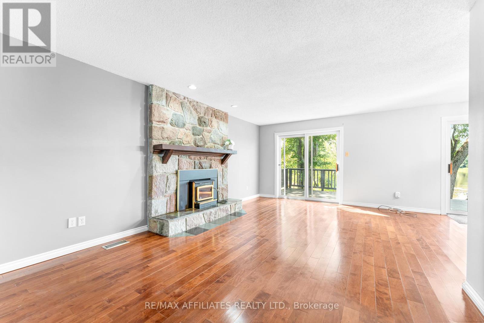 1278 Bayview Drive, Ottawa, Ontario  K0A 3M0 - Photo 7 - X12398008
