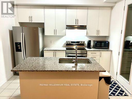 50 Sorbara Way W, Whitby, Ontario  L1M 0M4 - Photo 2 - E12533194