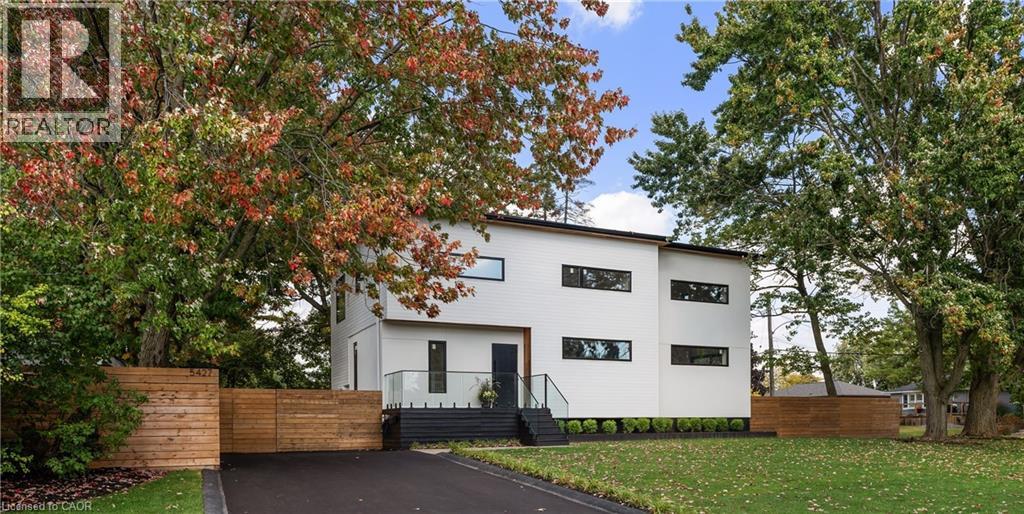 5427 ANTHONY Place, Burlington, Ontario