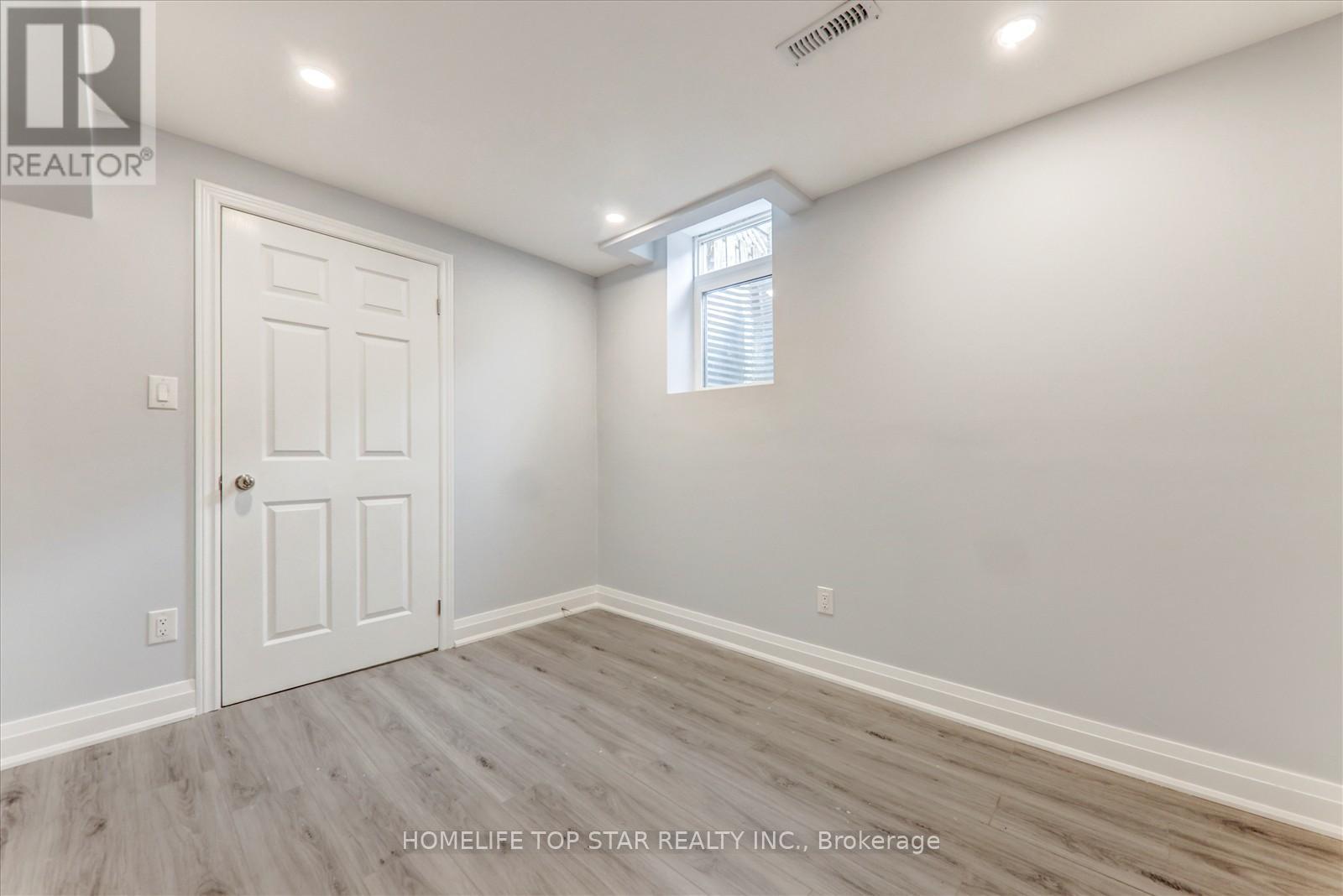 28 Willowbrook Drive, Whitby, Ontario  L1R 1S7 - Photo 5 - E12513464