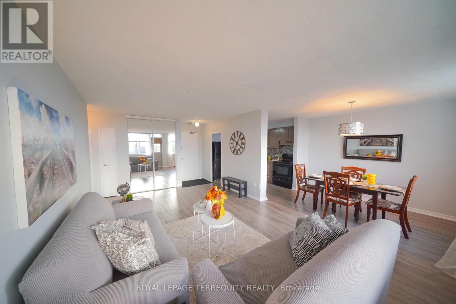 807 - 2245 Eglinton Avenue E, Toronto, Ontario  M1K 2N3 - Photo 4 - E12530012