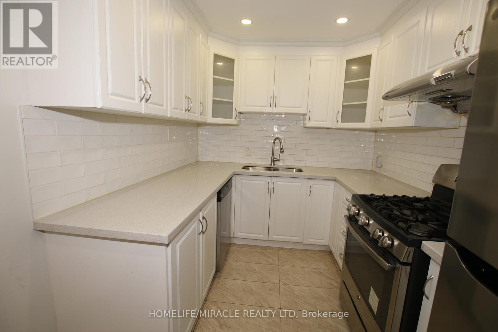 3 Gatsby Square, Brampton, Ontario  L6S 2H4 - Photo 12 - W12395898