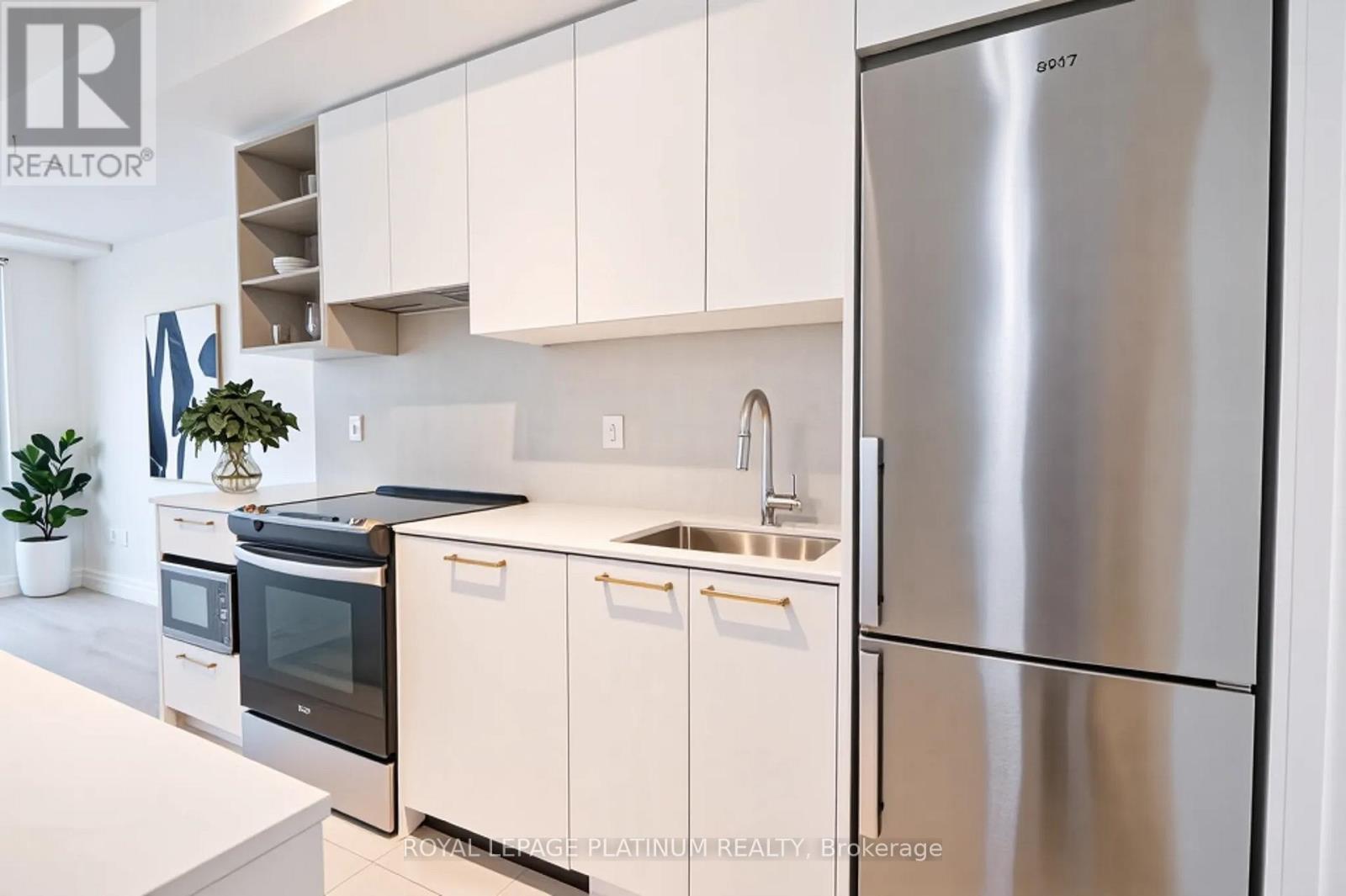 302 - 260 Malta Avenue, Brampton, Ontario  L6Y 6L7 - Photo 2 - W12523552