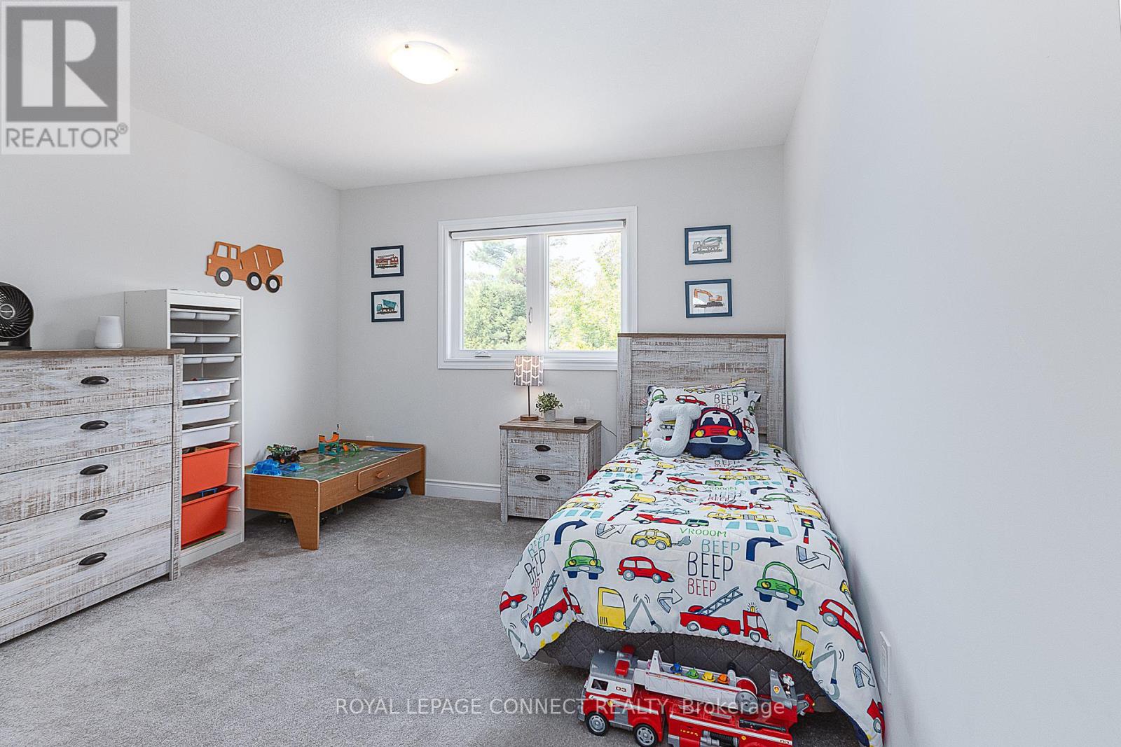 24 Coldbrook Drive, Cavan Monaghan, Ontario  L0A 1G0 - Photo 12 - X12343727