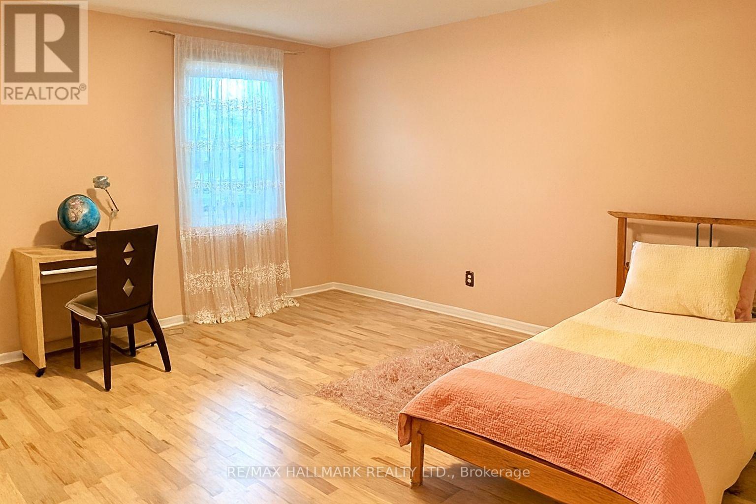 82 Windermere Crescent S, Richmond Hill, Ontario  L4C 6Y9 - Photo 11 - N12533222