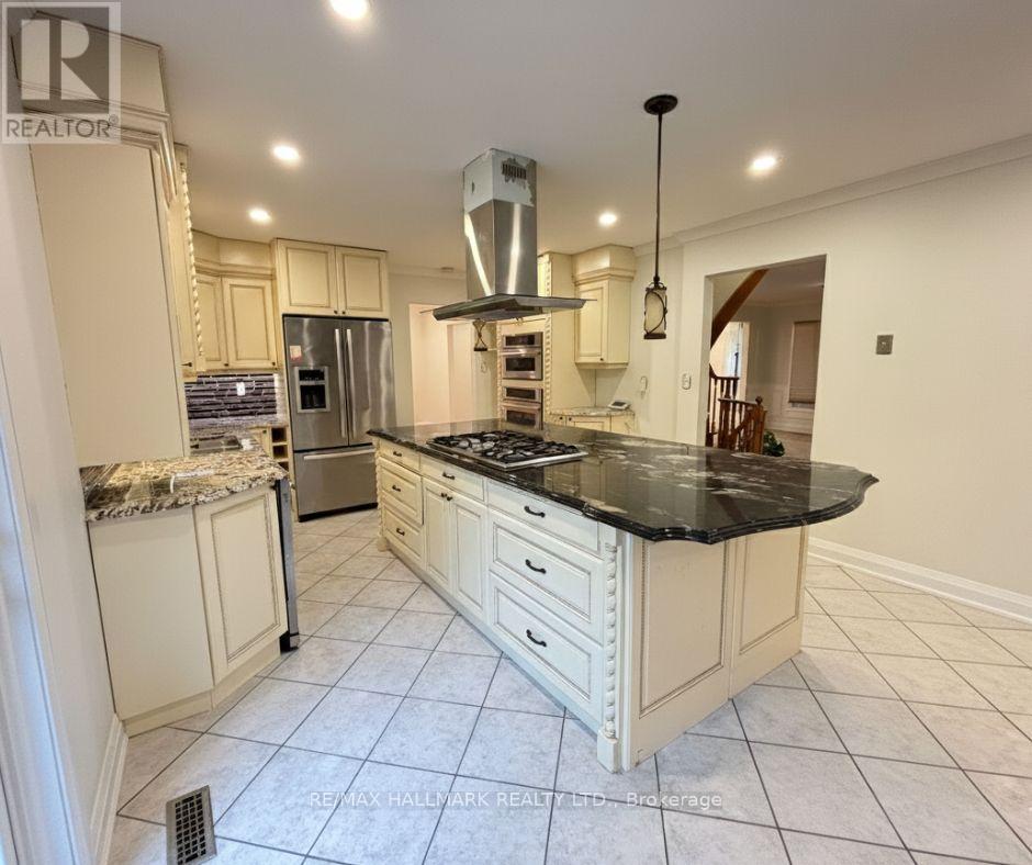 82 Windermere Crescent S, Richmond Hill, Ontario  L4C 6Y9 - Photo 6 - N12533222