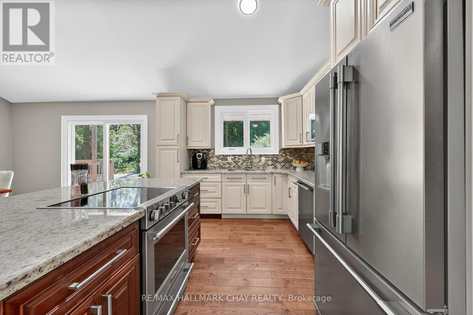 135 Big Bay Point Road, Innisfil, Ontario  L9S 2N3 - Photo 10 - N12533244