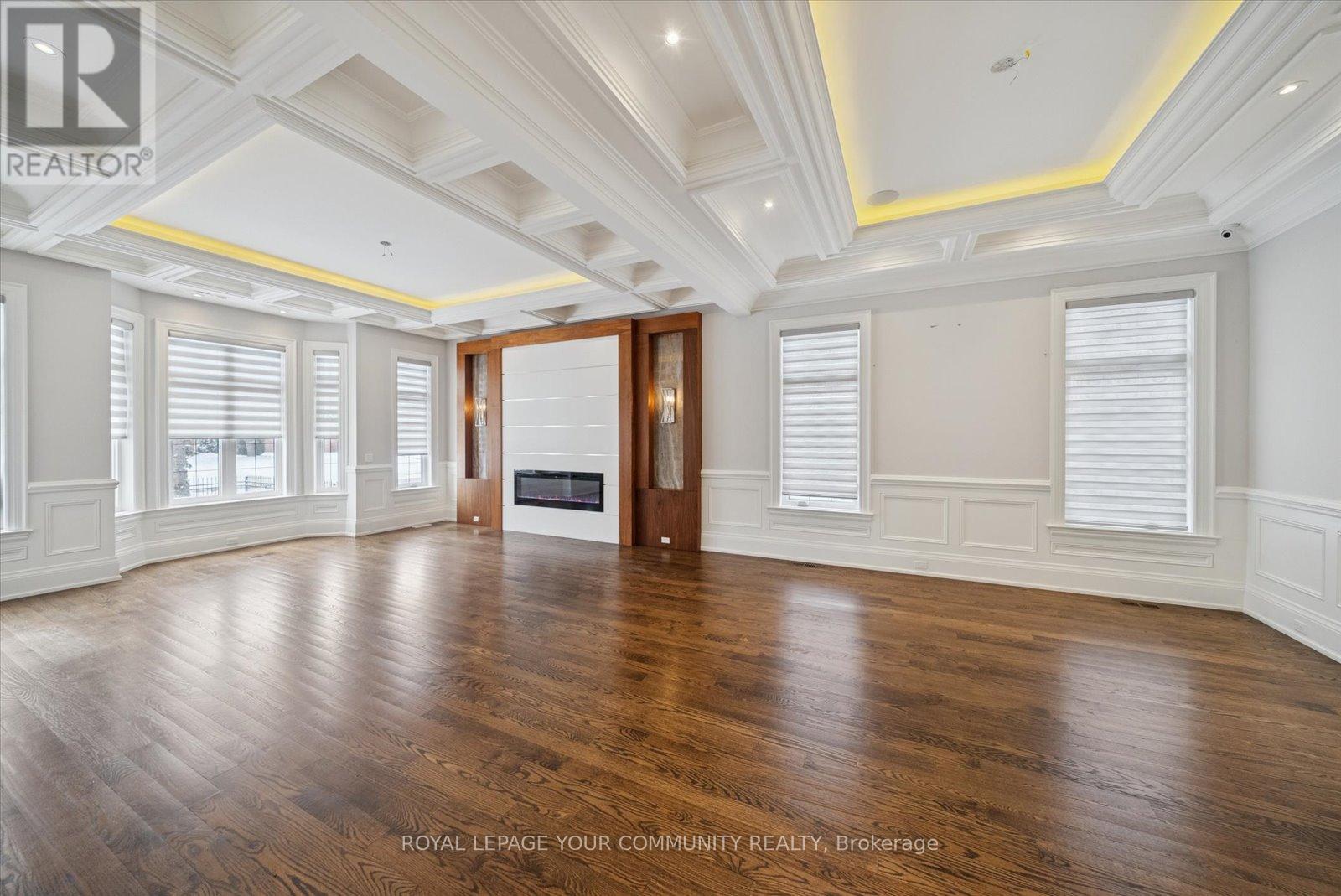 2 Poplar Drive, Richmond Hill, Ontario  L4E 2W5 - Photo 10 - N12533310