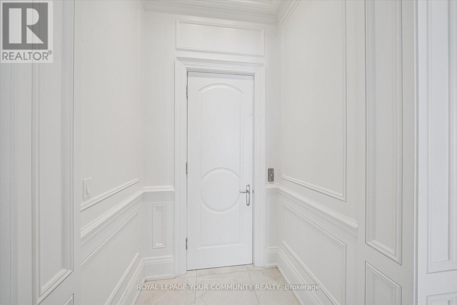 2 Poplar Drive, Richmond Hill, Ontario  L4E 2W5 - Photo 18 - N12533310