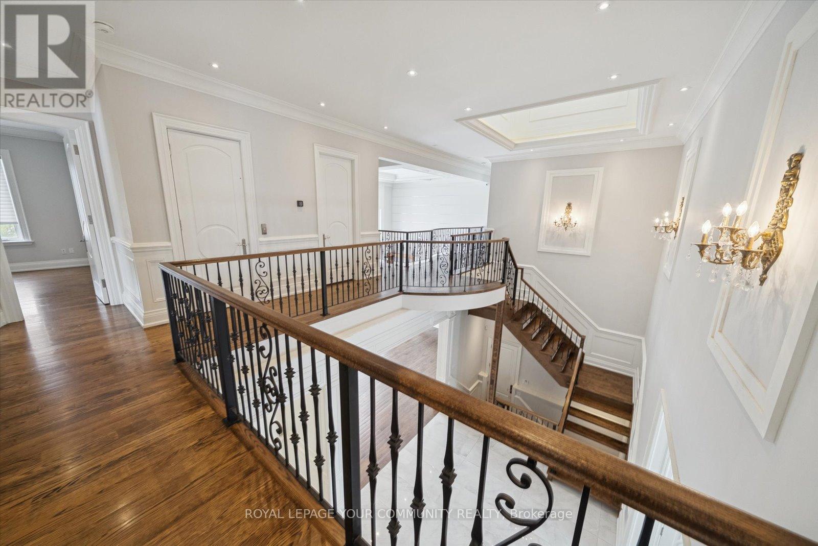 2 Poplar Drive, Richmond Hill, Ontario  L4E 2W5 - Photo 19 - N12533310