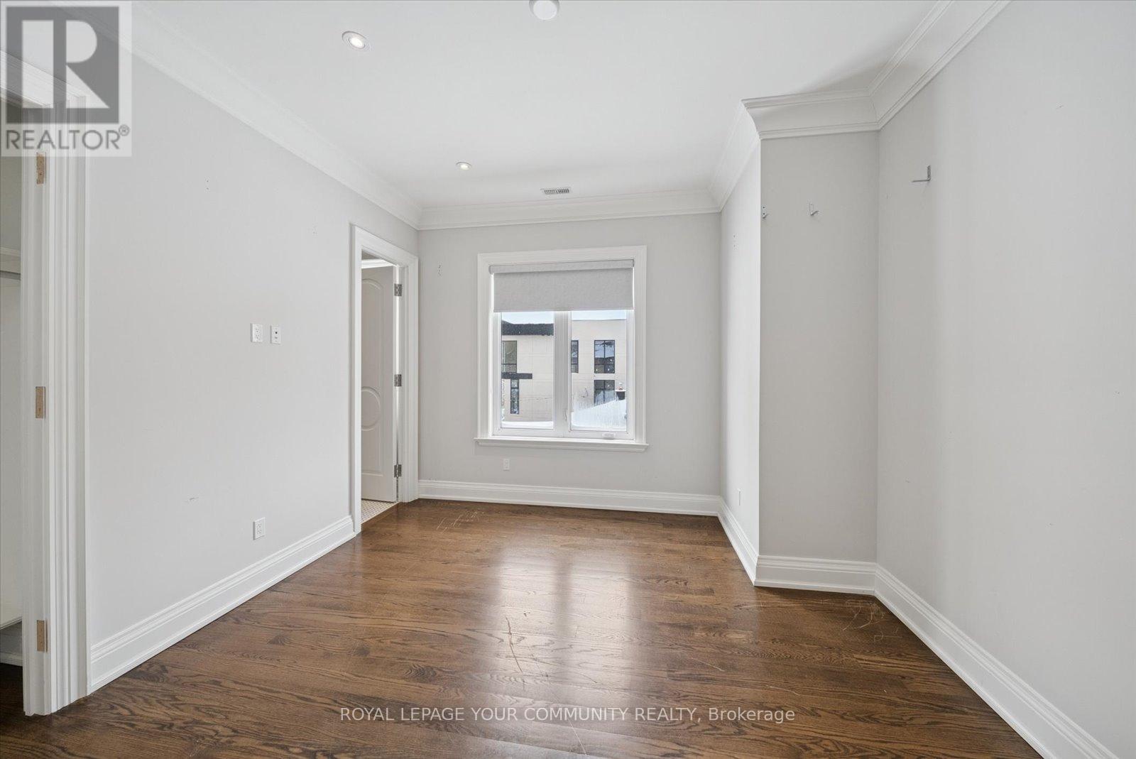 2 Poplar Drive, Richmond Hill, Ontario  L4E 2W5 - Photo 27 - N12533310