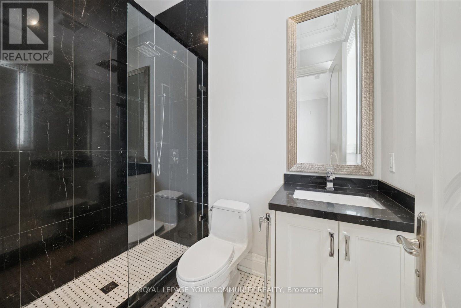 2 Poplar Drive, Richmond Hill, Ontario  L4E 2W5 - Photo 28 - N12533310