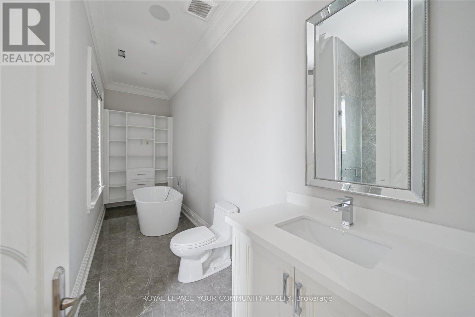 2 Poplar Drive, Richmond Hill, Ontario  L4E 2W5 - Photo 30 - N12533310