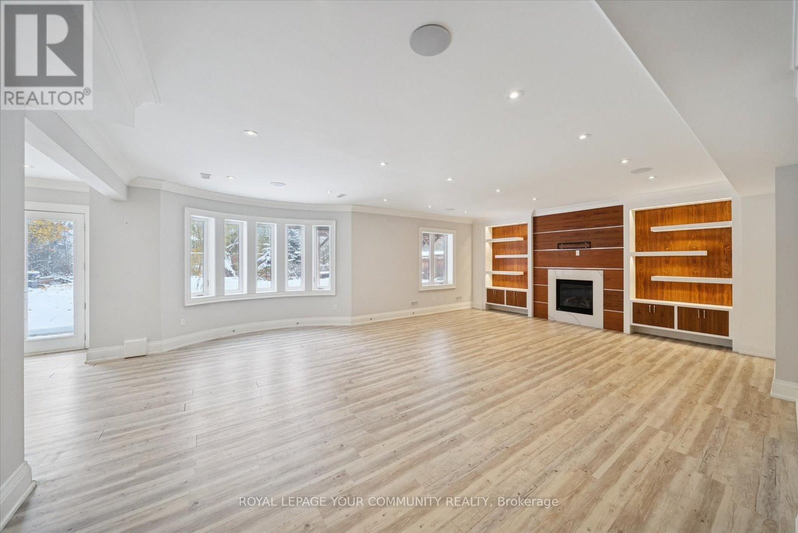 2 Poplar Drive, Richmond Hill, Ontario  L4E 2W5 - Photo 34 - N12533310