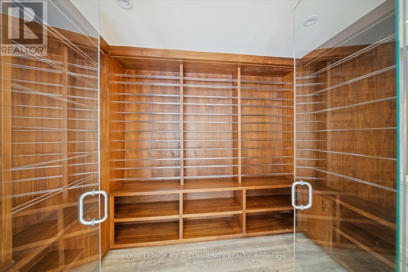 2 Poplar Drive, Richmond Hill, Ontario  L4E 2W5 - Photo 36 - N12533310