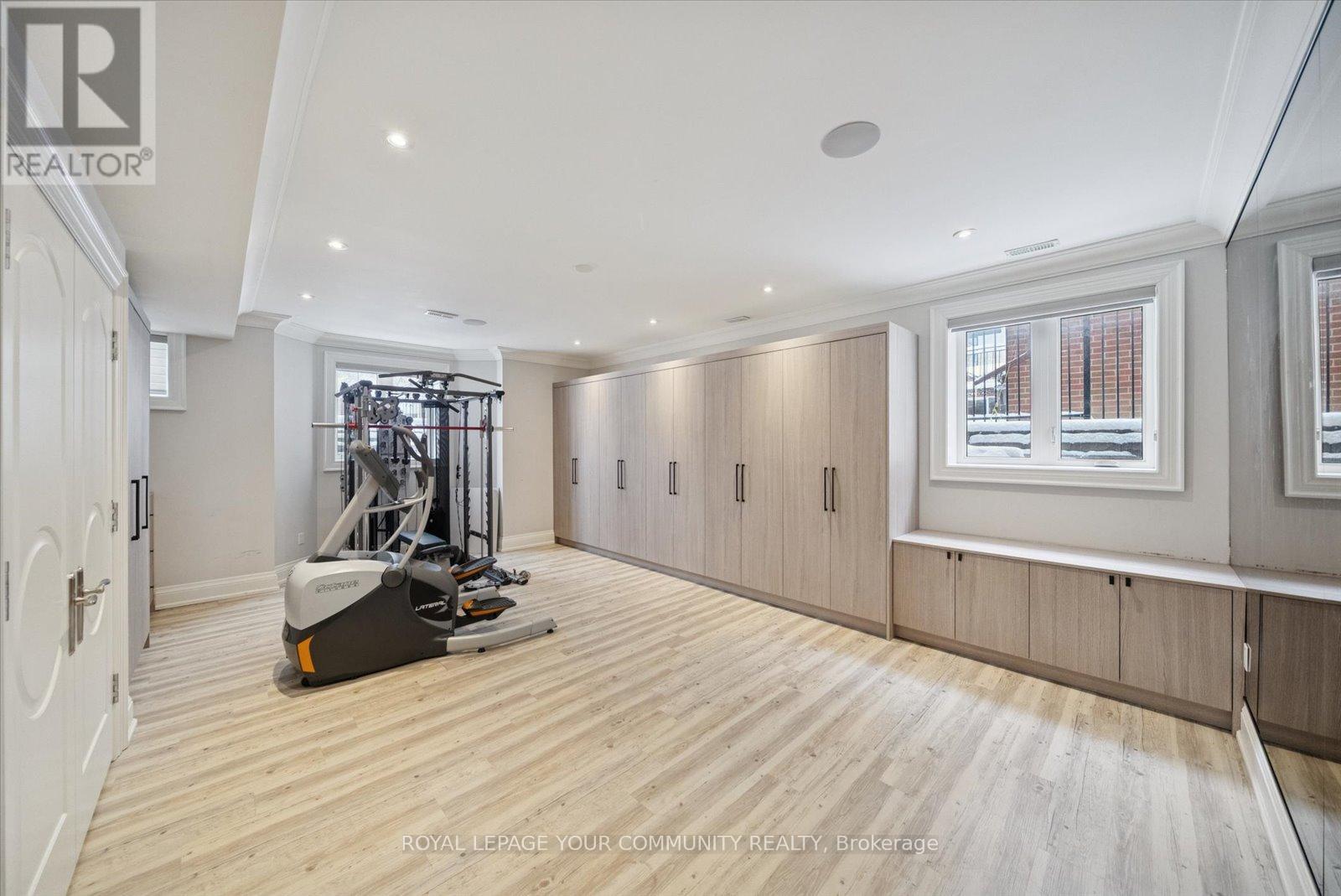 2 Poplar Drive, Richmond Hill, Ontario  L4E 2W5 - Photo 37 - N12533310