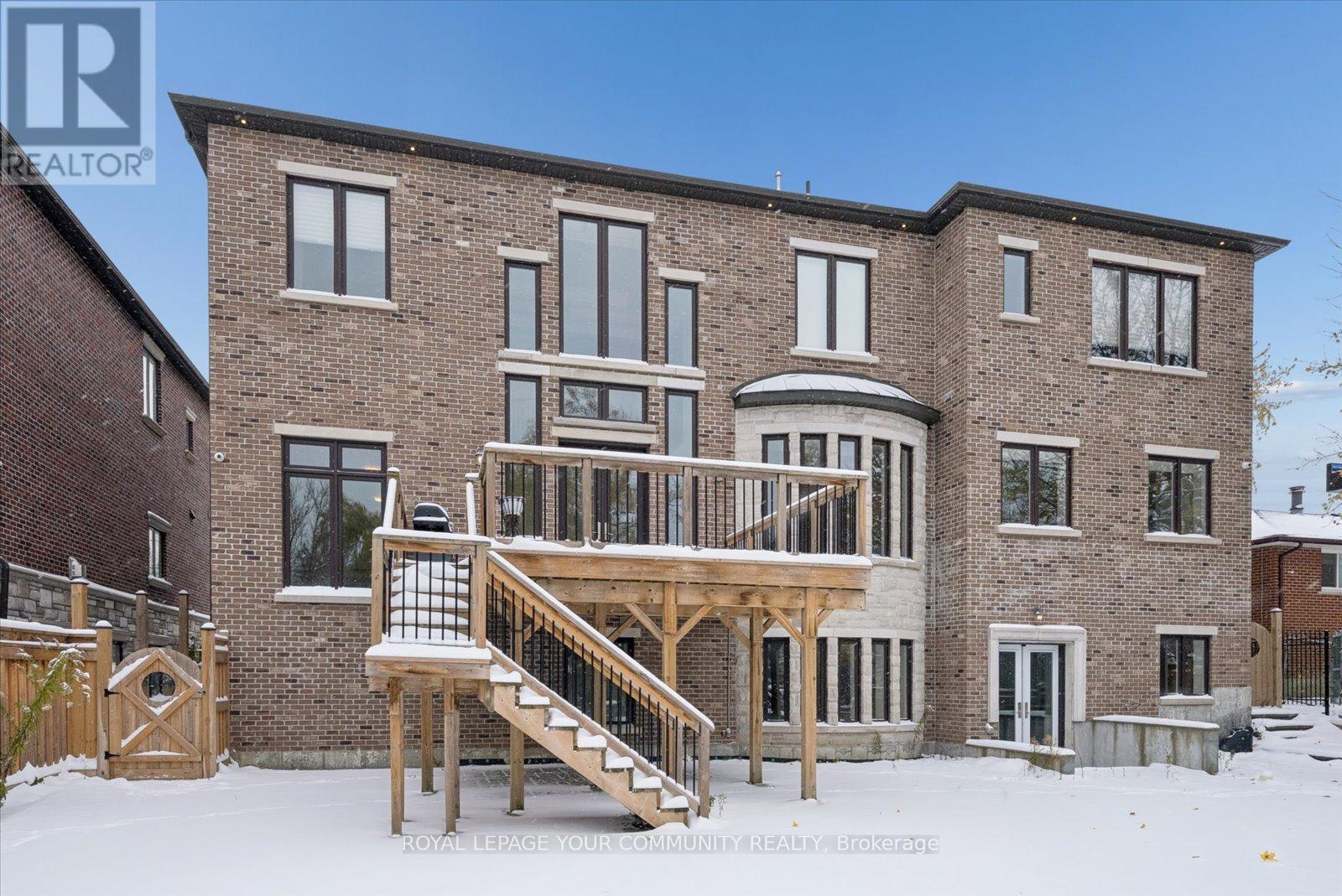 2 Poplar Drive, Richmond Hill, Ontario  L4E 2W5 - Photo 41 - N12533310