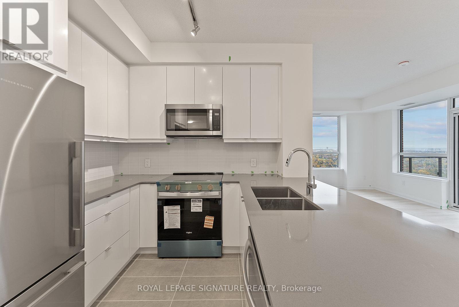 2704 - 3260 Sheppard Avenue E, Toronto, Ontario  M1T 0B5 - Photo 4 - E12533002