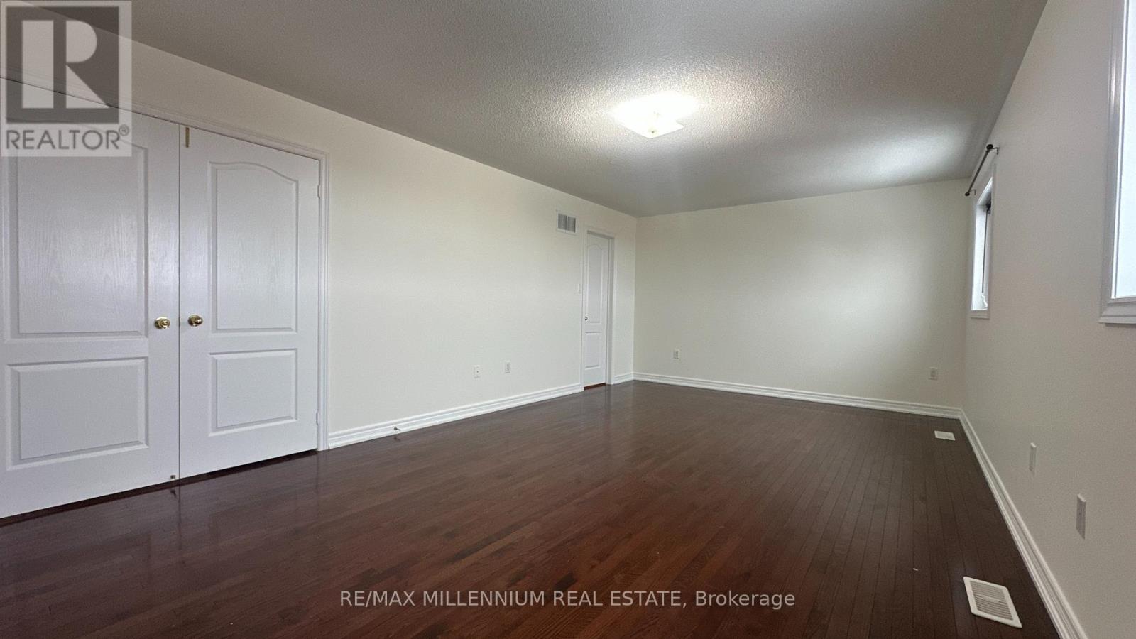 365 Peter Rupert Avenue, Vaughan, Ontario  L6A 4N8 - Photo 9 - N12532354