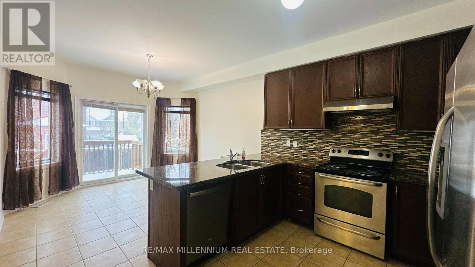 365 Peter Rupert Avenue, Vaughan, Ontario  L6A 4N8 - Photo 4 - N12532354