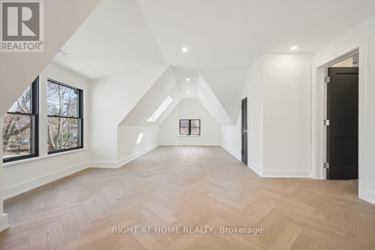 2187 Lakeshore Road, Burlington, Ontario  L7R 1A5 - Photo 36 - W12452263