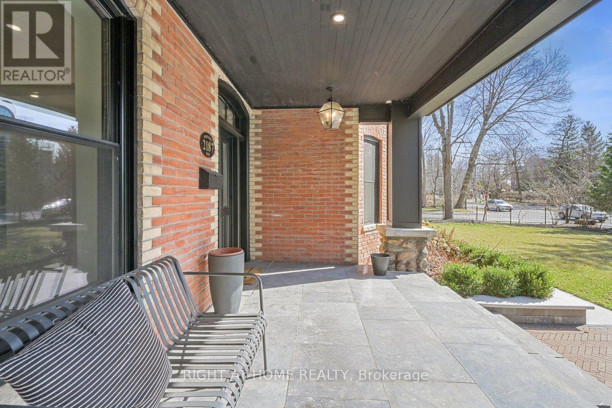 2187 Lakeshore Road, Burlington, Ontario  L7R 1A5 - Photo 43 - W12452263