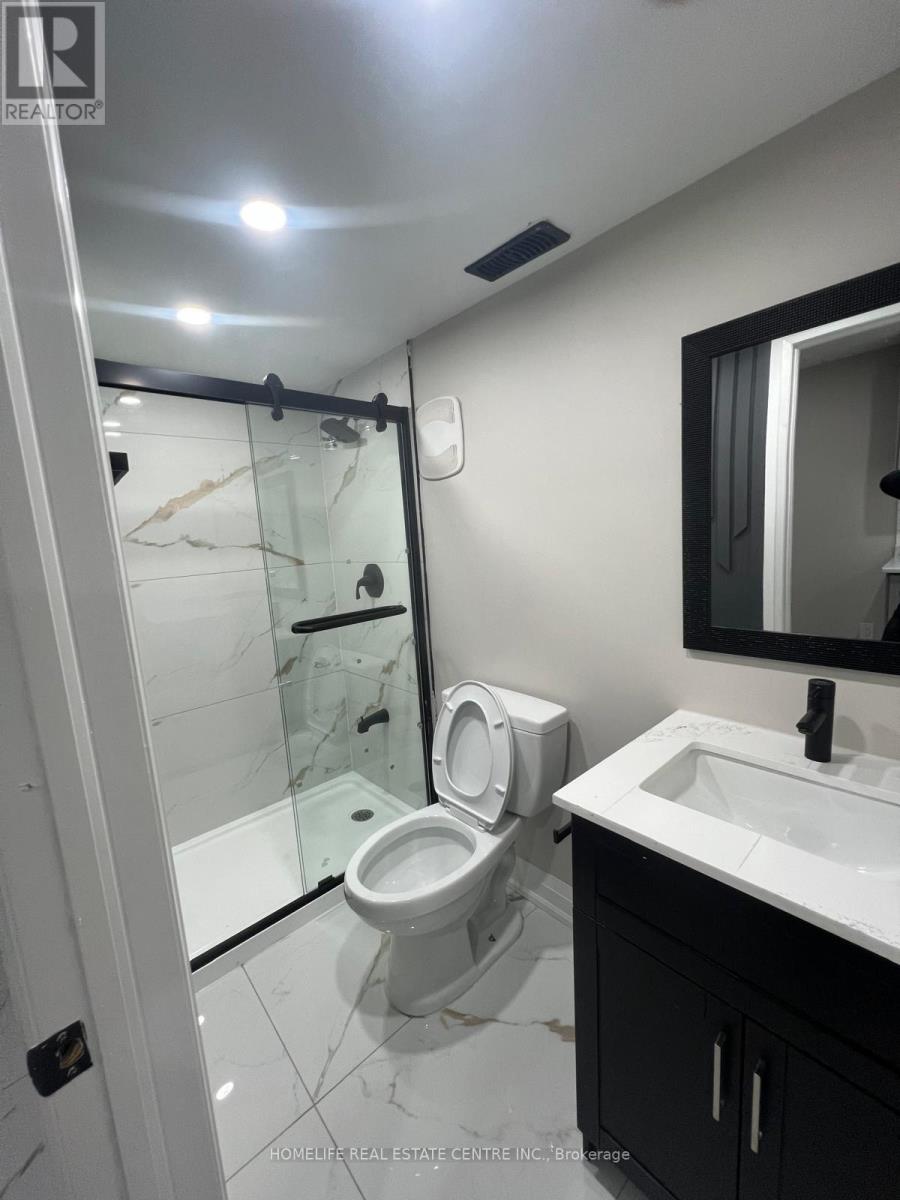 5 Bay Crest Drive, Brampton, Ontario  L6Z 1H5 - Photo 15 - W12532334