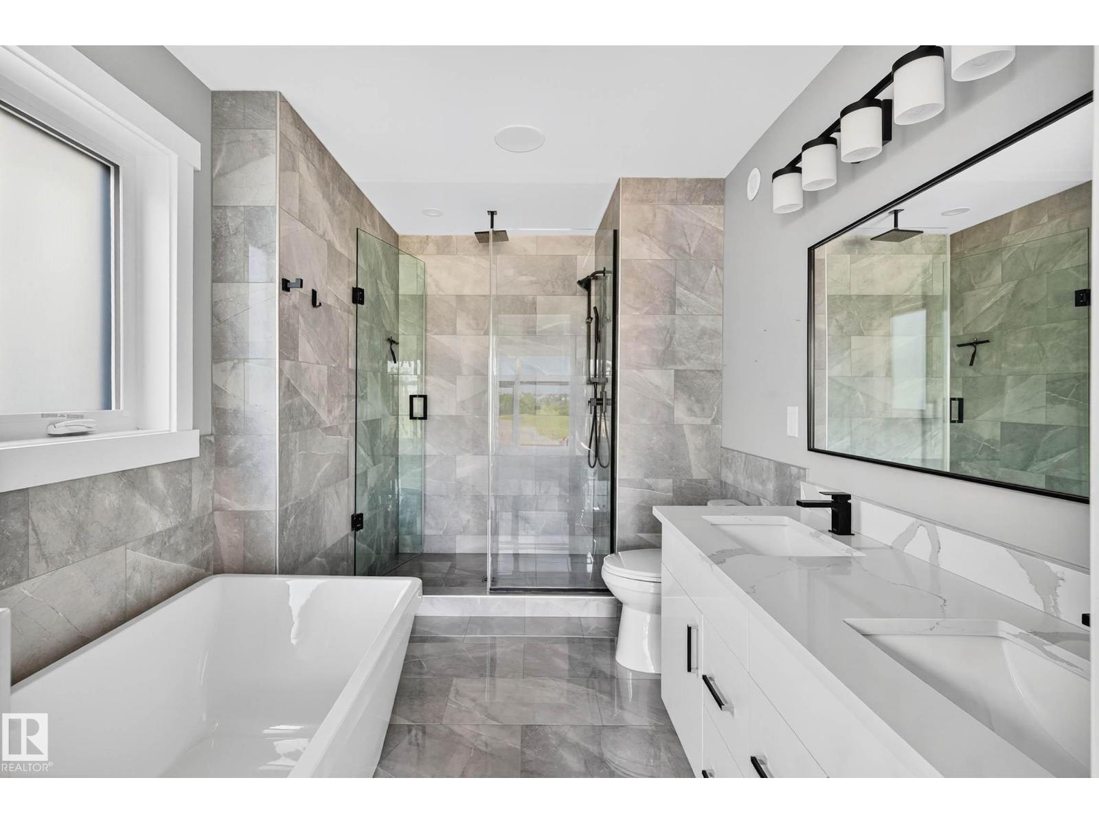 8805 Strathearn Dr Nw, Edmonton, Alberta  T6C 4C8 - Photo 11 - E4464158