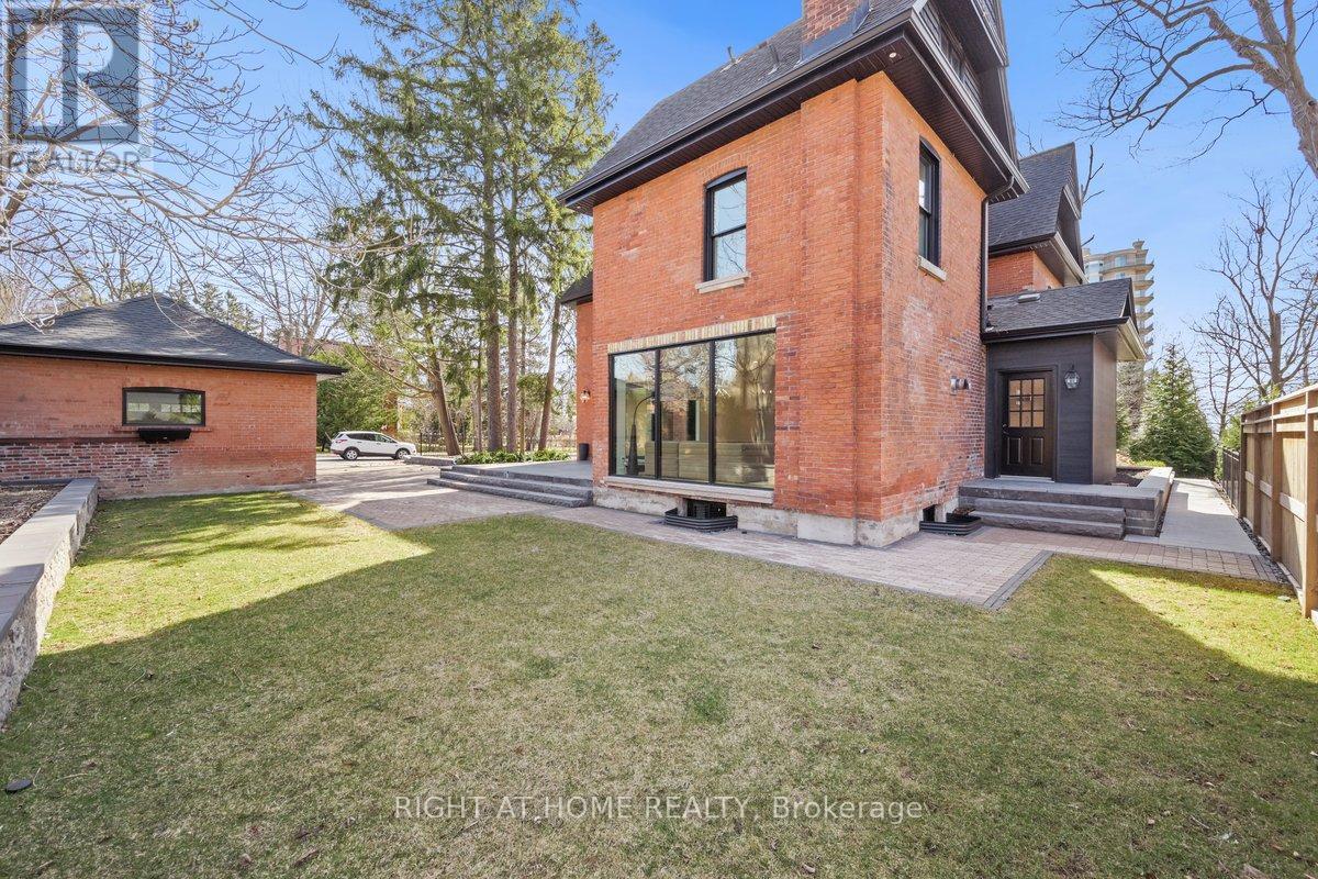 2187 Lakeshore Road, Burlington, Ontario  L7R 1A5 - Photo 49 - W12452263