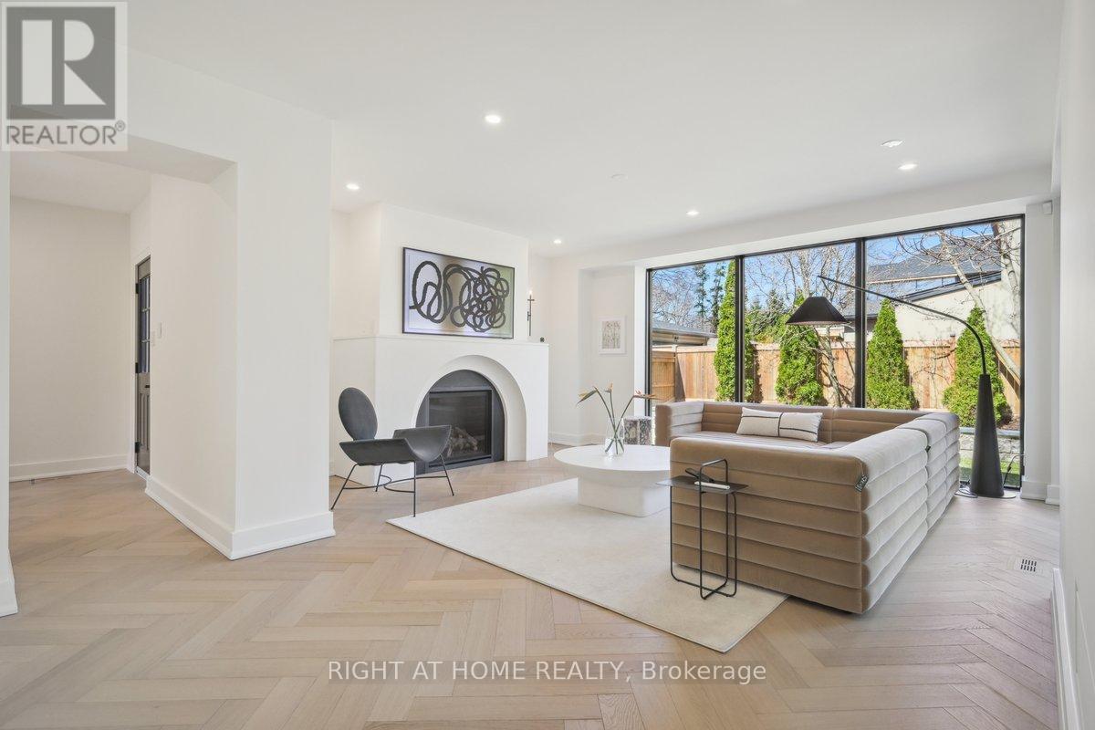 2187 Lakeshore Road, Burlington, Ontario  L7R 1A5 - Photo 21 - W12452263