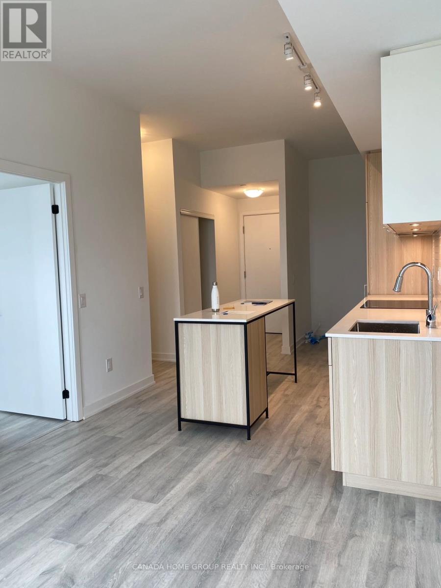 316 - 220 Missinnihe Way, Mississauga, Ontario  L5H 0A9 - Photo 2 - W12533224