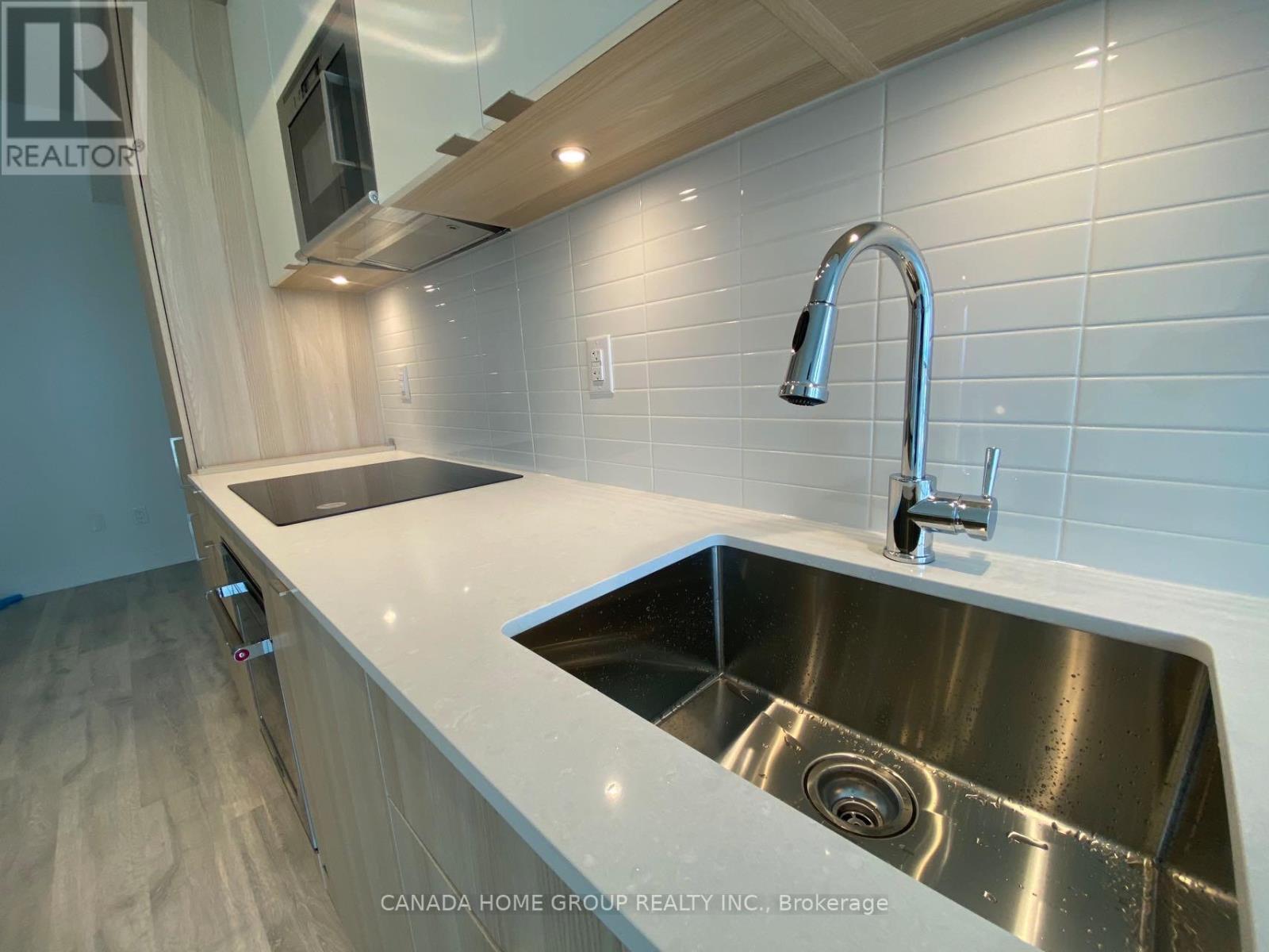 316 - 220 Missinnihe Way, Mississauga, Ontario  L5H 0A9 - Photo 3 - W12533224