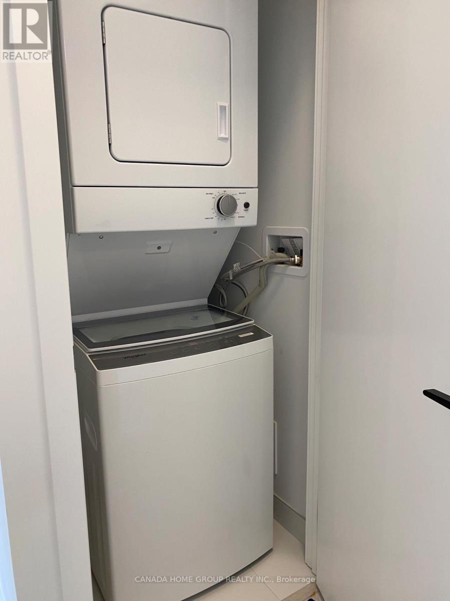 316 - 220 Missinnihe Way, Mississauga, Ontario  L5H 0A9 - Photo 6 - W12533224