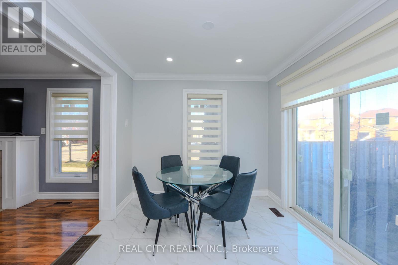 7020 Black Walnut Trail, Mississauga, Ontario  L5N 7N7 - Photo 17 - W12533226