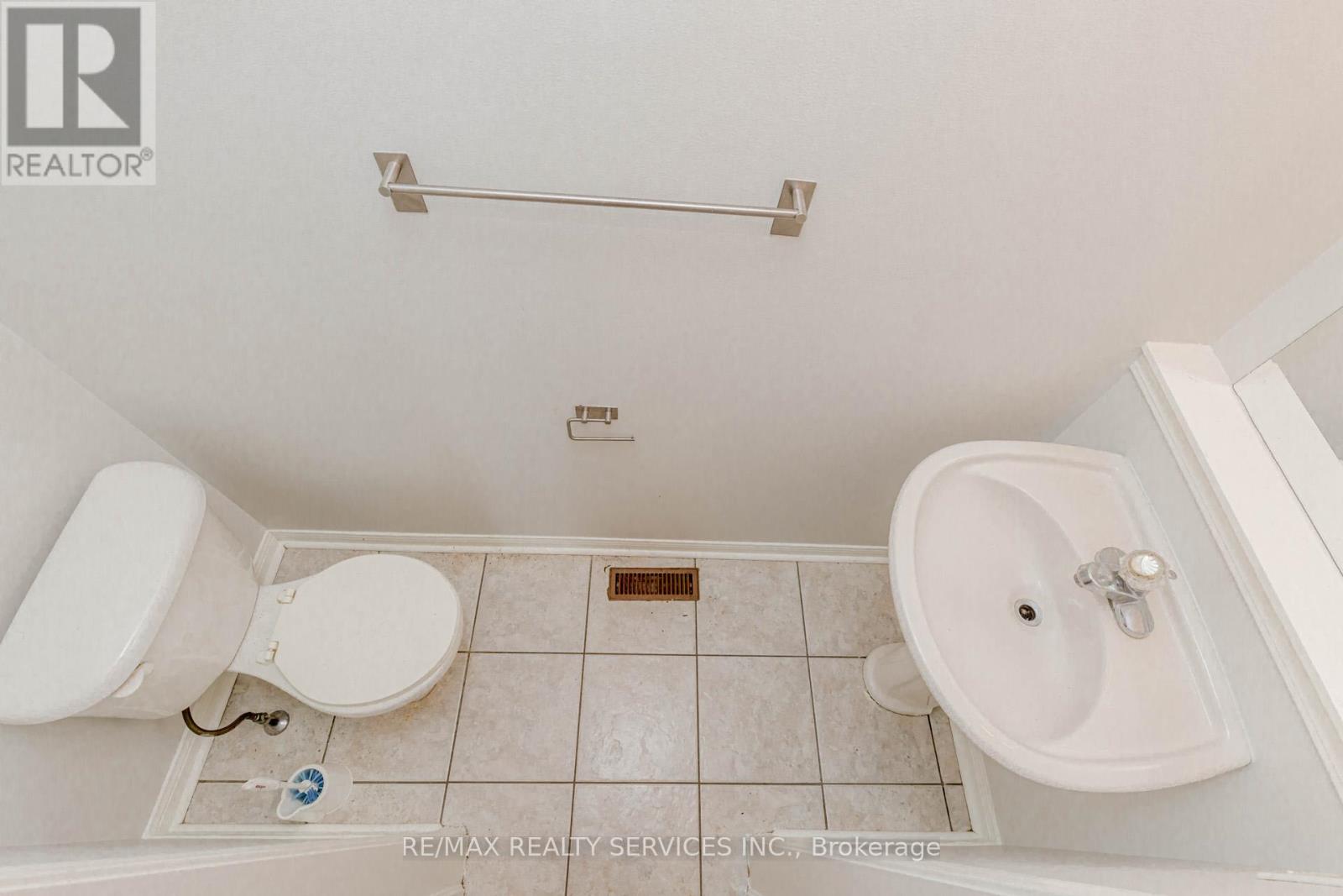 106 Narrow Valley Crescent, Brampton, Ontario  L6R 2M6 - Photo 19 - W12533228