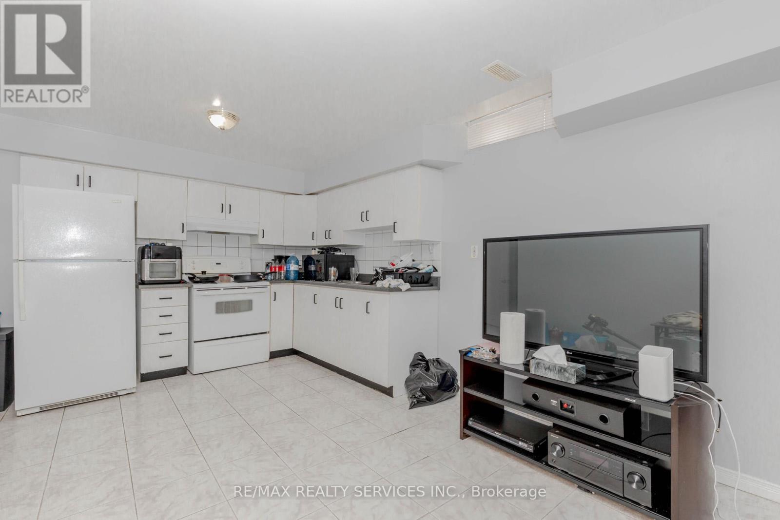 106 Narrow Valley Crescent, Brampton, Ontario  L6R 2M6 - Photo 37 - W12533228