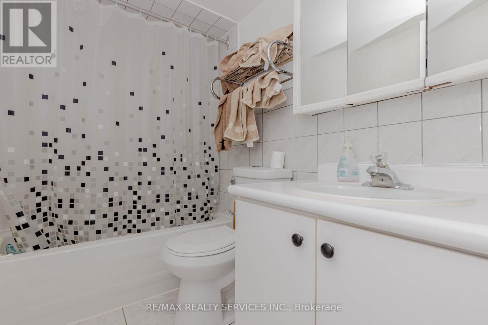 106 Narrow Valley Crescent, Brampton, Ontario  L6R 2M6 - Photo 43 - W12533228