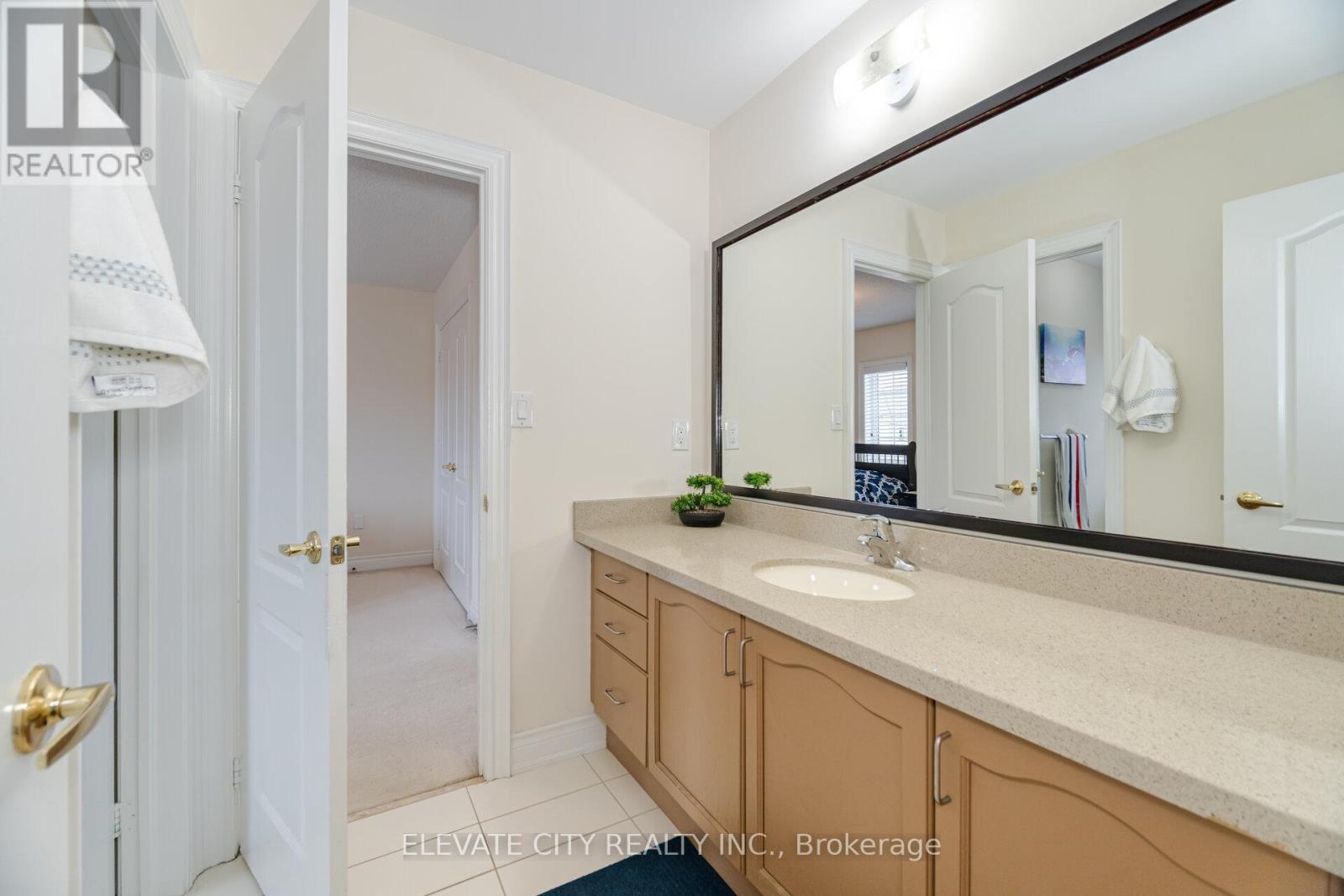 5576 Ethan Drive, Mississauga, Ontario  L5M 0W1 - Photo 15 - W12533234