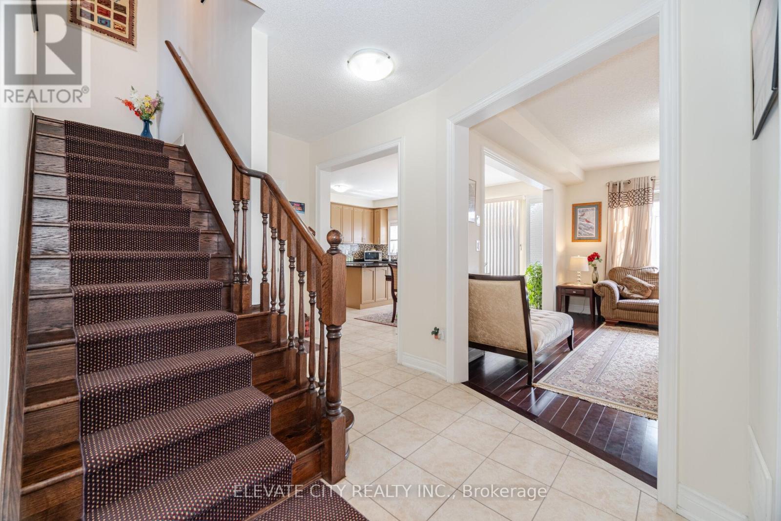 5576 Ethan Drive, Mississauga, Ontario  L5M 0W1 - Photo 9 - W12533234