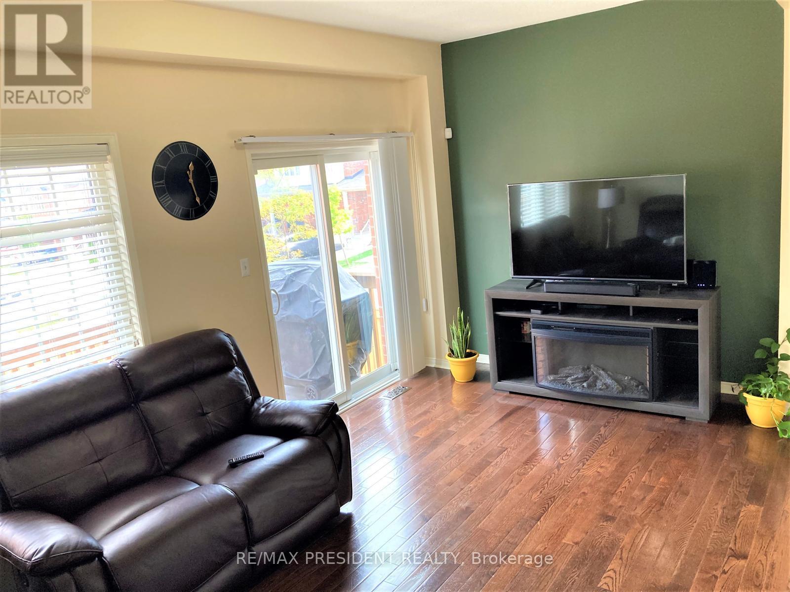 23 Gulfbrook Circle, Brampton, Ontario  L6Z 0G5 - Photo 5 - W12533236