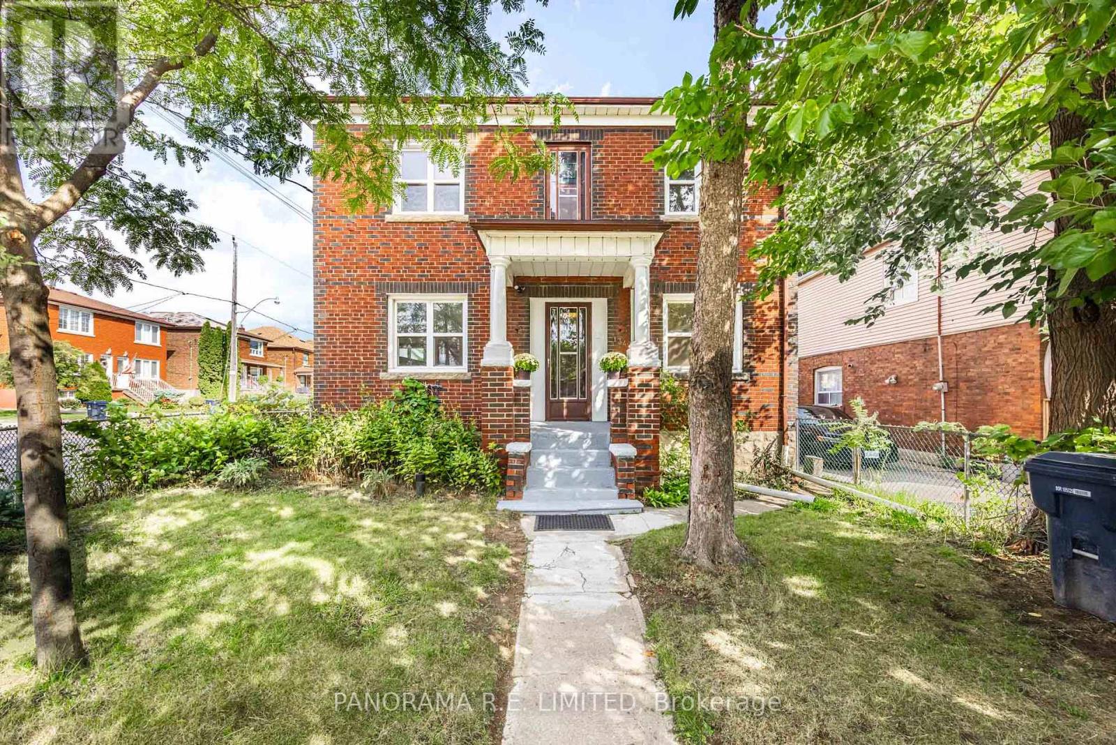 134 ROCKWELL AVENUE, Toronto, Ontario
