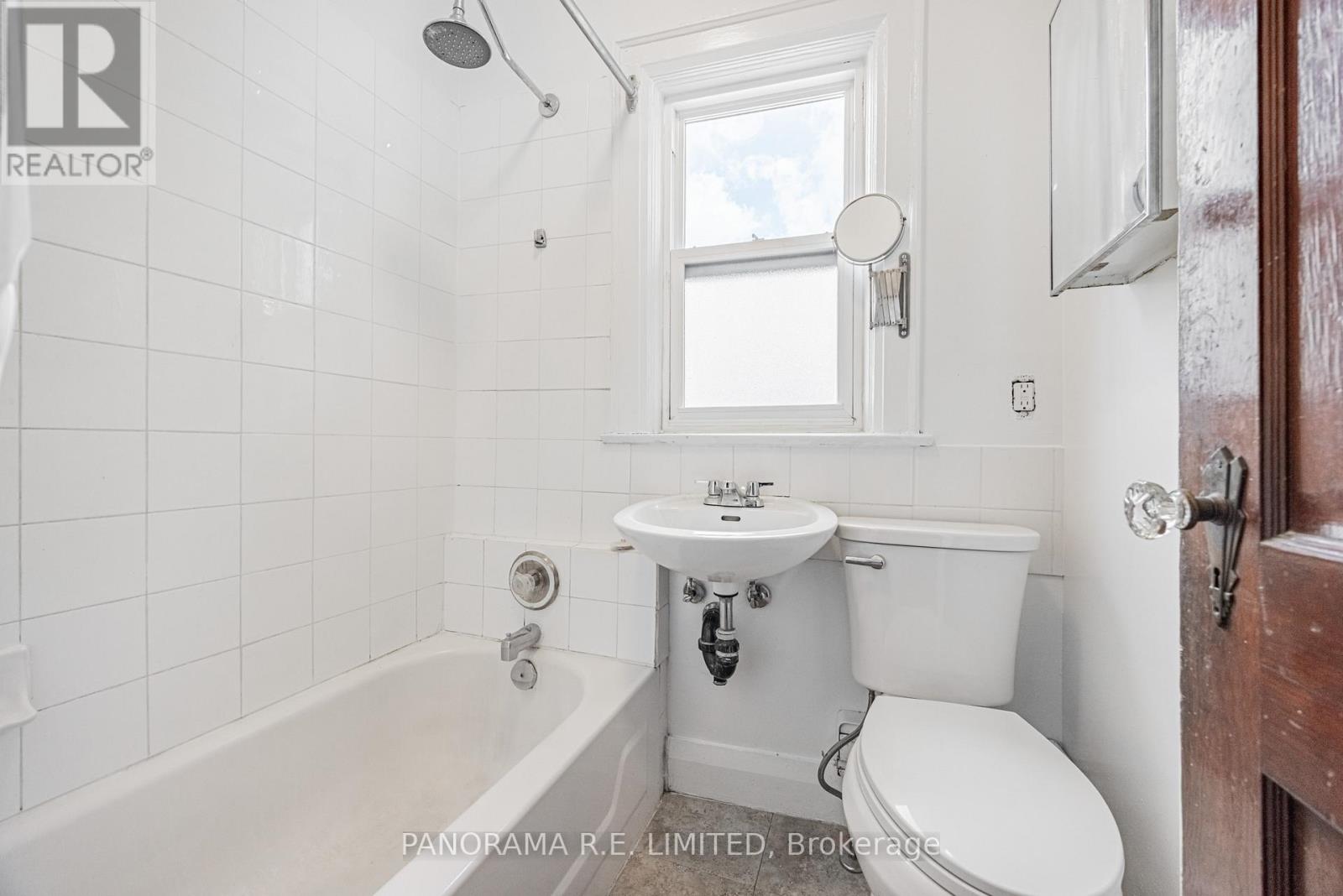 134 Rockwell Avenue, Toronto, Ontario  M6N 1P2 - Photo 21 - W12533248