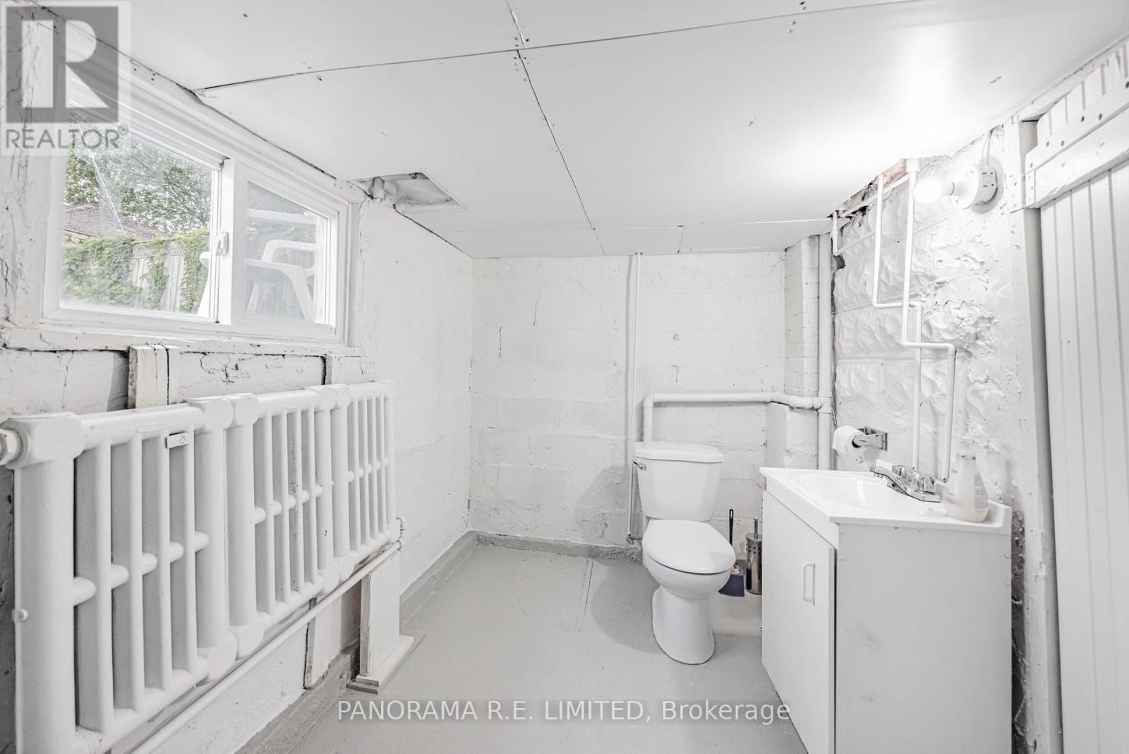 134 Rockwell Avenue, Toronto, Ontario  M6N 1P2 - Photo 24 - W12533248