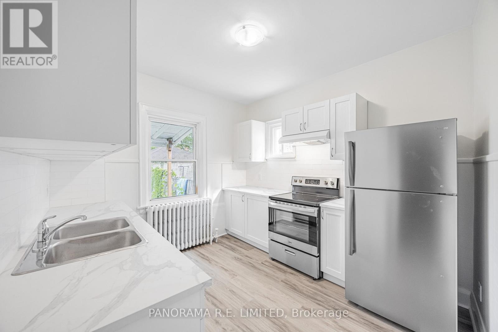 134 Rockwell Avenue, Toronto, Ontario  M6N 1P2 - Photo 8 - W12533248