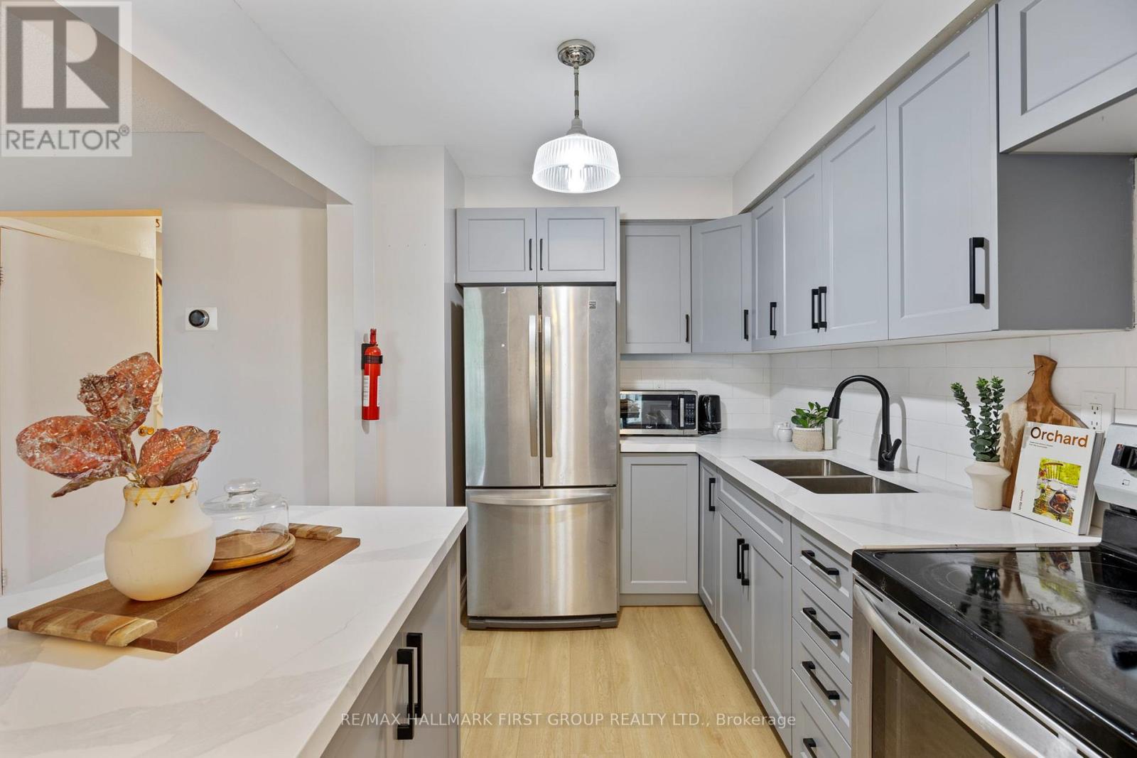 51 - 3025 Cedarglen Gate, Mississauga, Ontario  L5C 2V7 - Photo 13 - W12533270