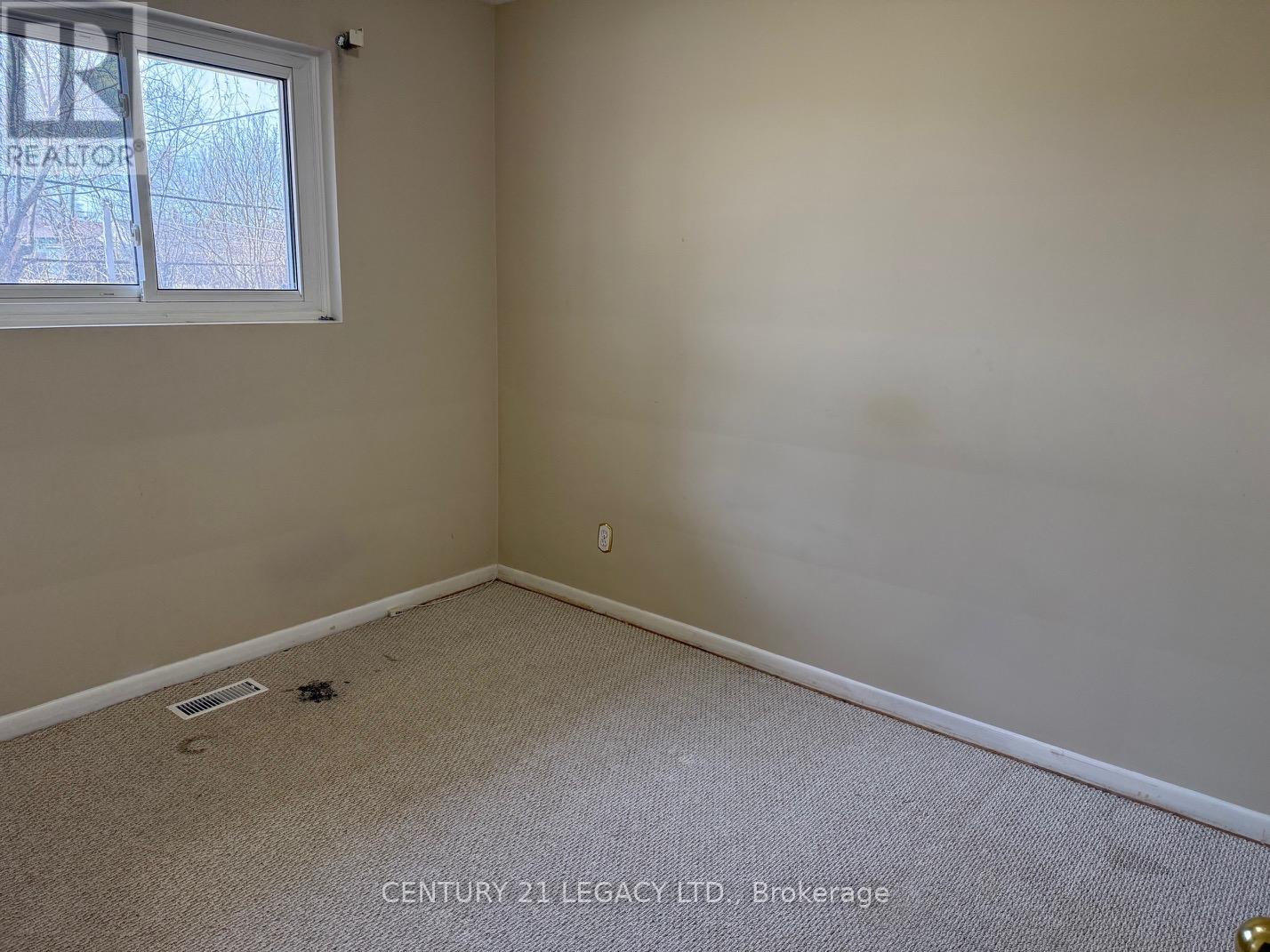 (Upper) - 18 Harper Road, Brampton, Ontario  L6W 2W5 - Photo 12 - W12533280