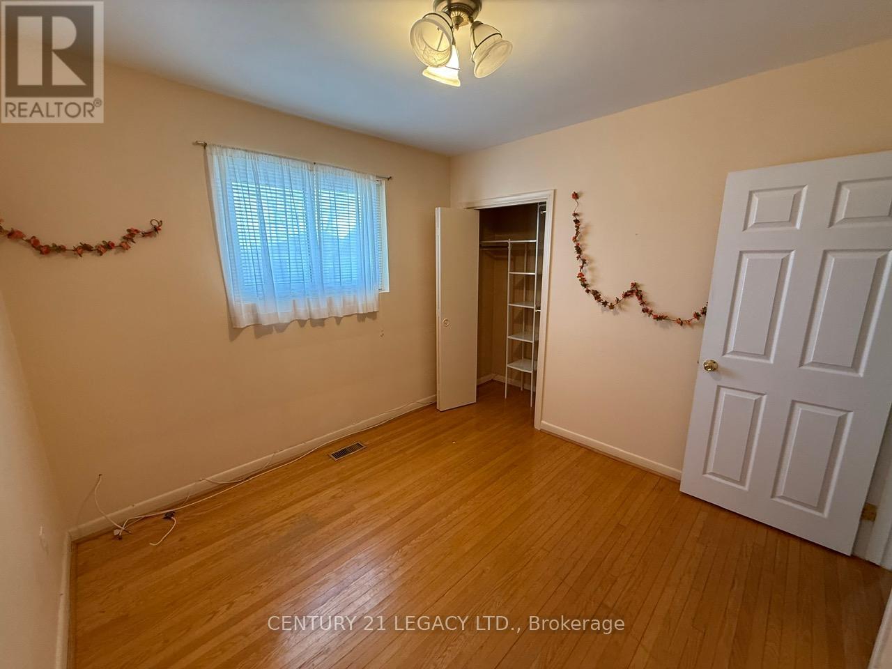 (Upper) - 18 Harper Road, Brampton, Ontario  L6W 2W5 - Photo 16 - W12533280