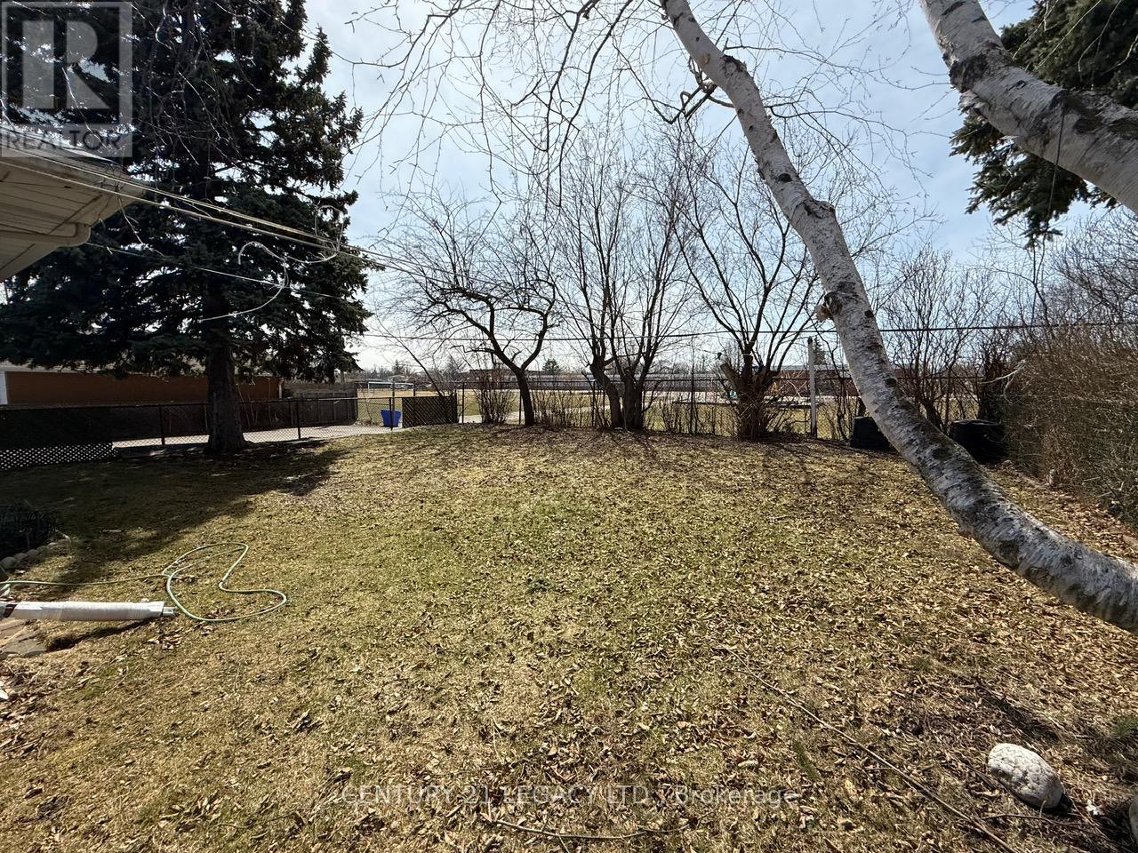 (Upper) - 18 Harper Road, Brampton, Ontario  L6W 2W5 - Photo 21 - W12533280