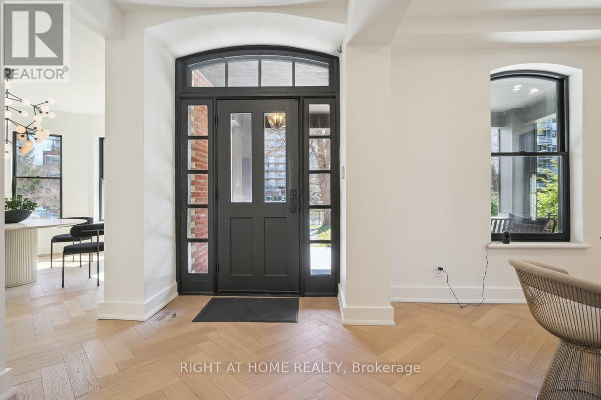 2187 Lakeshore Road, Burlington, Ontario  L7R 1A5 - Photo 5 - W12452263